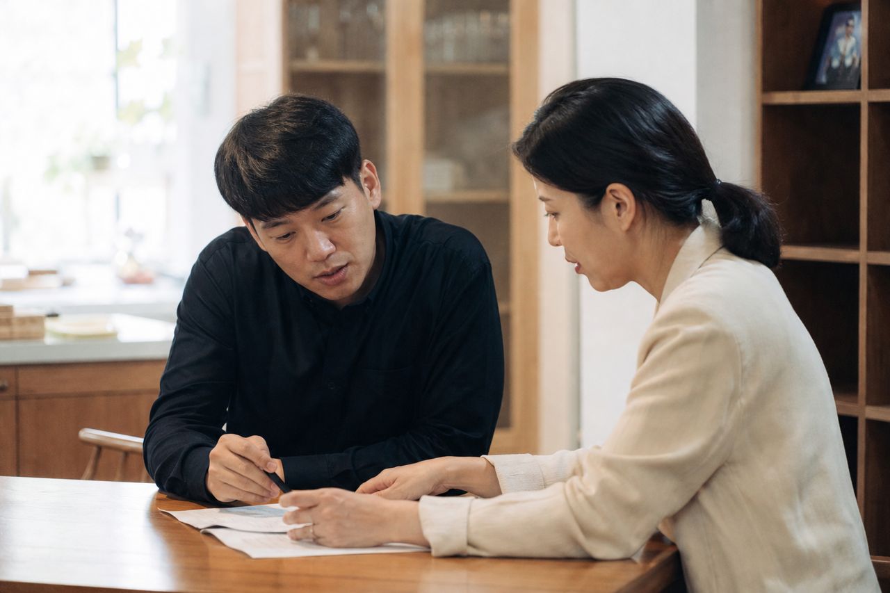 참고인 조사 연락을 받았다면 피의자 조사와 무엇을 구분해 확인할까 관련 전문가 상담·서류 검토 장면